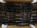 2025-2026 Yukon /Yukon XL DENALI Grille Assembly GM OEM # 84977529 Denali Gloss Black Grille - Image 2